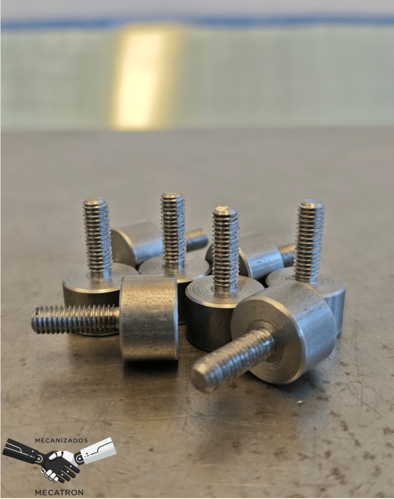 Piezas hechas con torno CNC